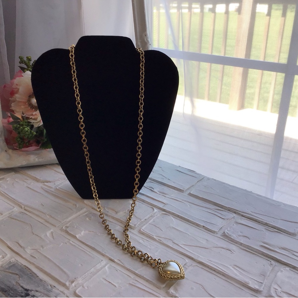Pearl/Gold Heart Necklace, Classic necklace, sweater necklace - Picture 6 of 6
